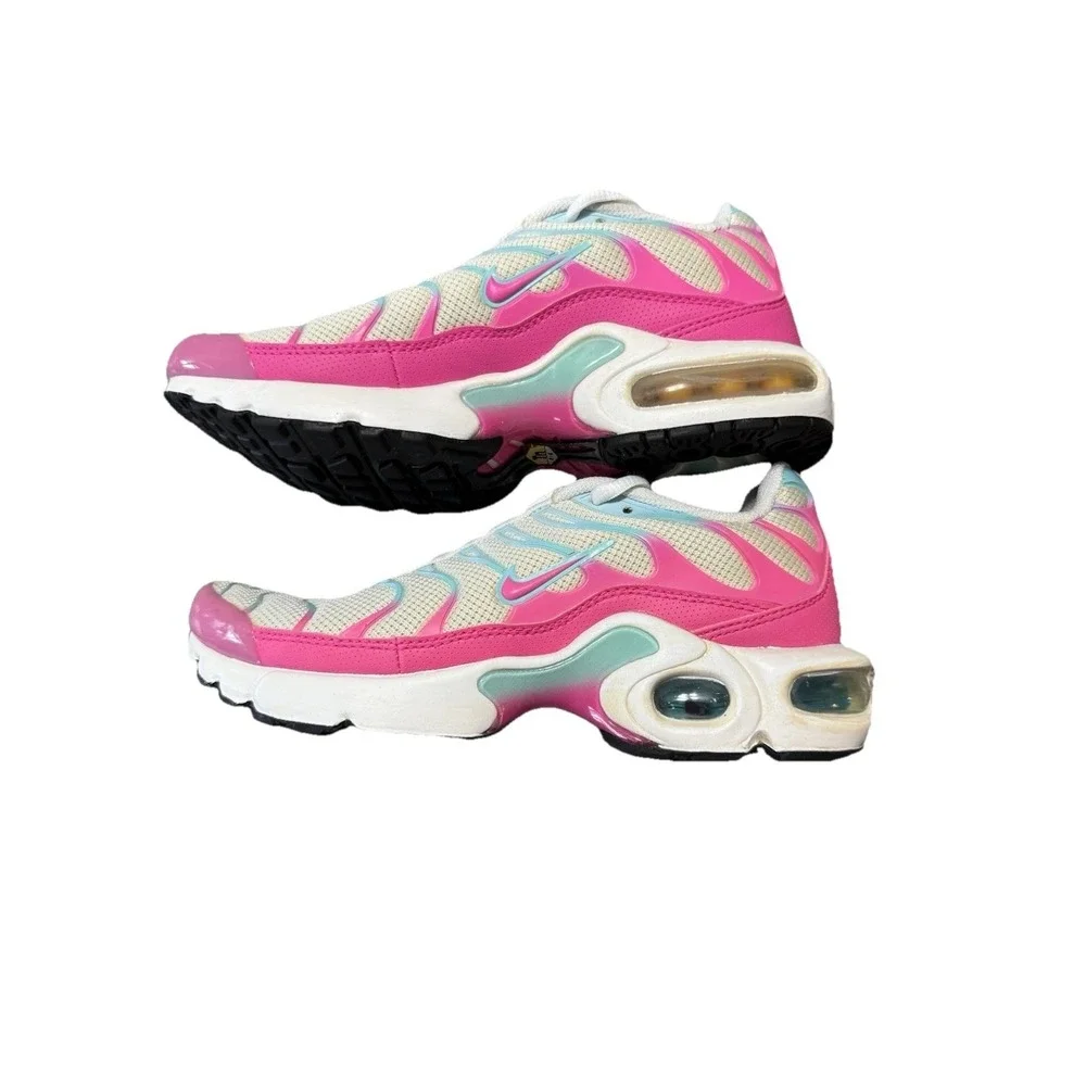 Nike‎ Air Size 4.5 Youth Pink And Teal Beautiful Nice Sneakers